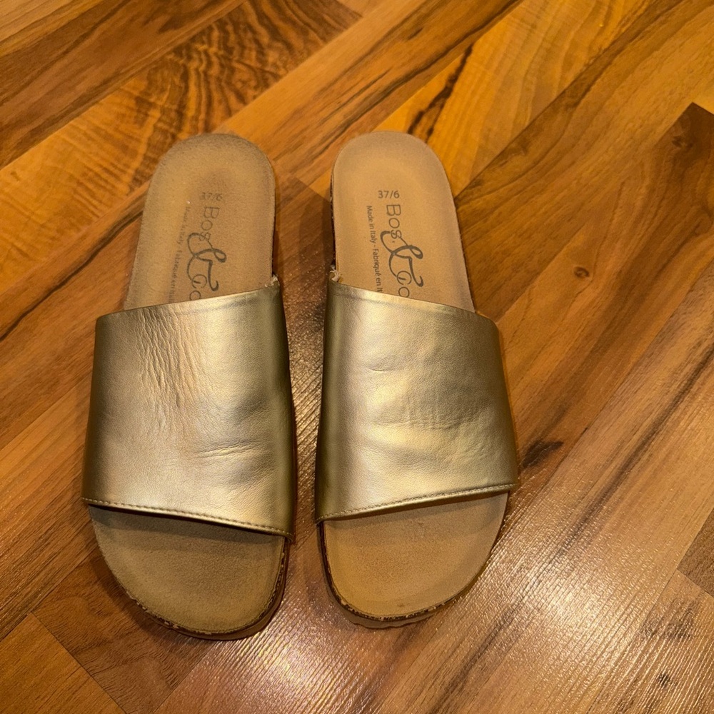 Bos & Co made in Italy women’s slides‎ leather gold size 37/6